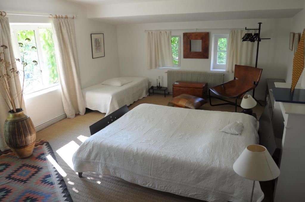 La Mazade de Saint Mamert Habitación foto
