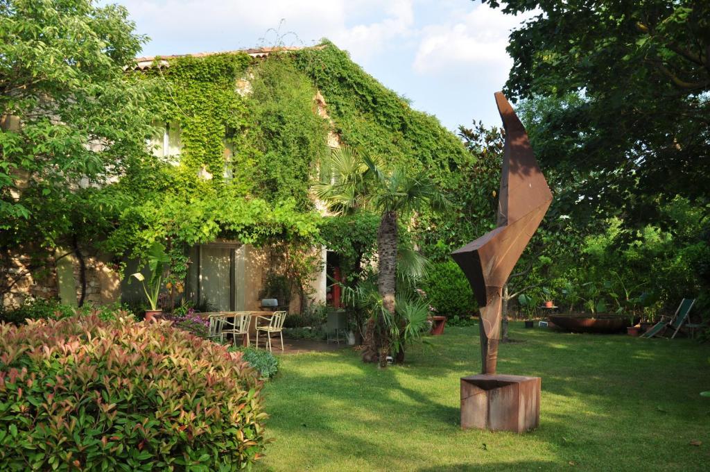La Mazade de Saint Mamert Exterior foto