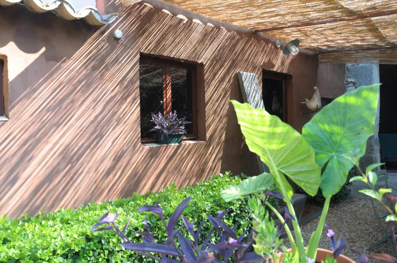 La Mazade de Saint Mamert Exterior foto